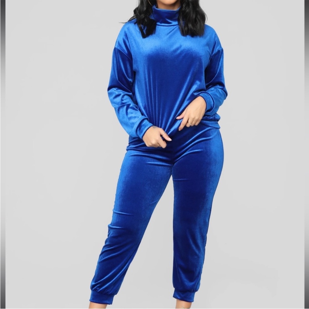 Fashion Nova Just So Cute Velvet Capri Set
